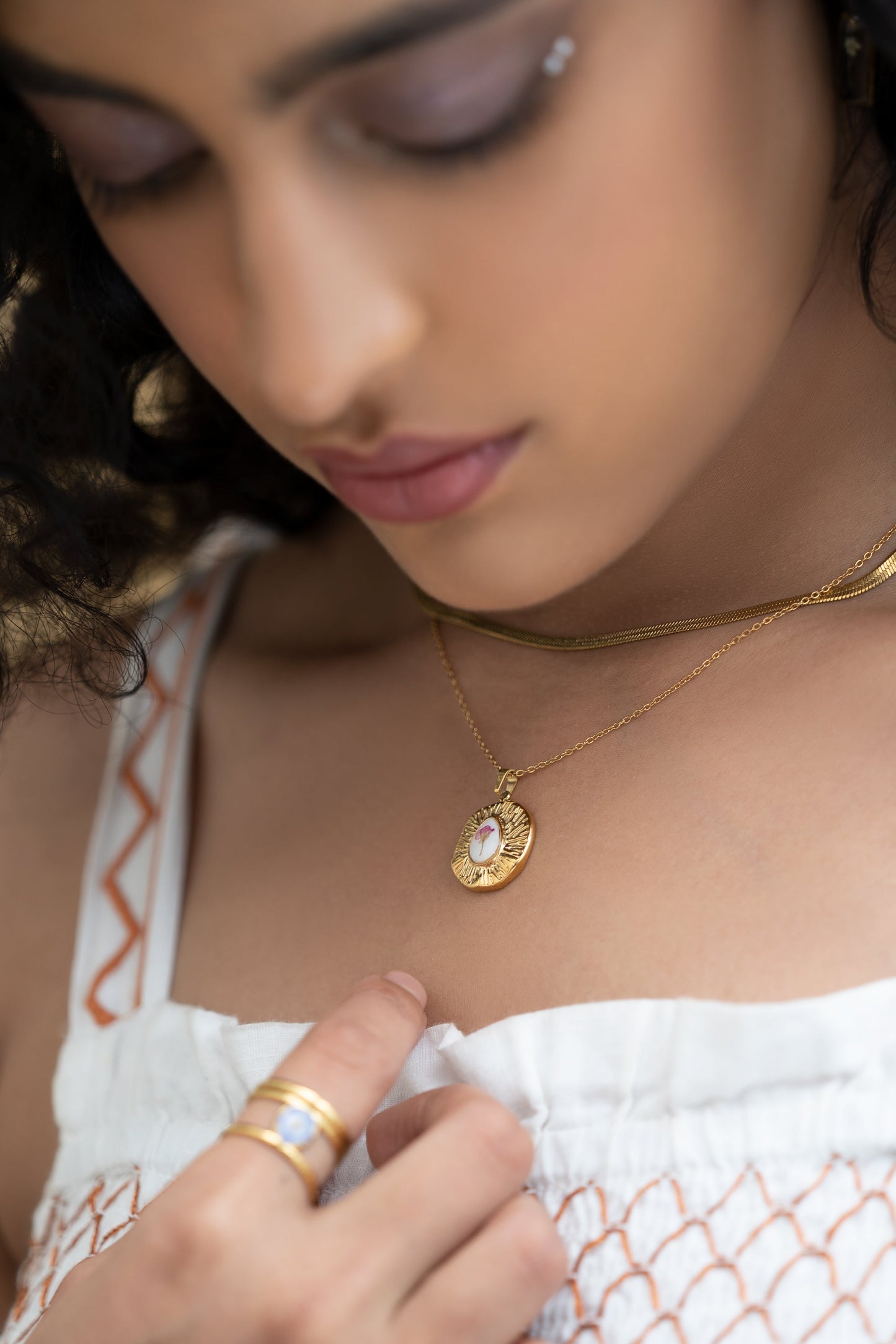 illusory life Necklace (18K Gold Plated)