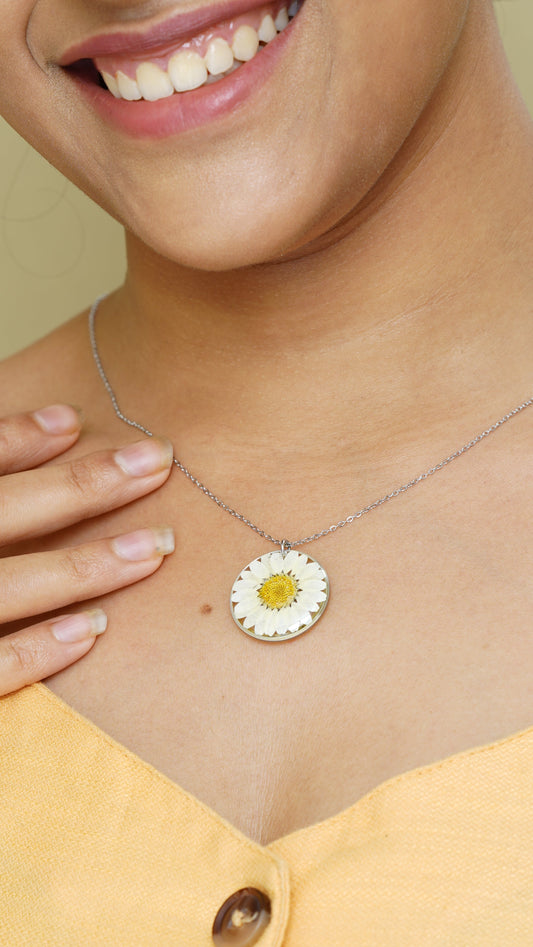 Daisy Necklace
